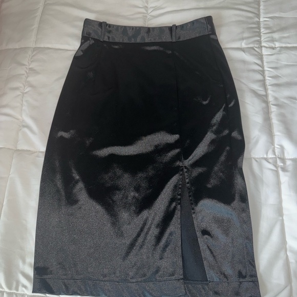 Sexy Black Silk Skirt! - Picture 3 of 6